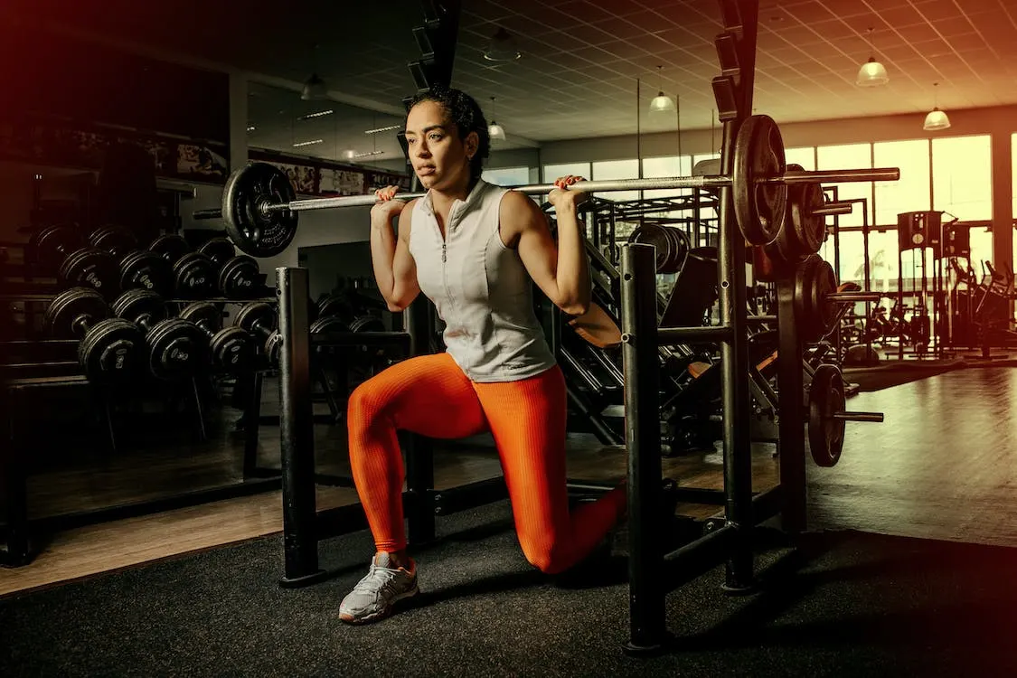 Pilates και βάρη: Το μυστικό για ένα δυνατό και ισορροπημένο σώμα